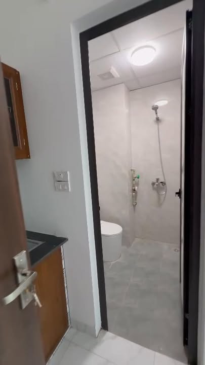 Căn hộ cho thuê ngõ 4 Xóm Cầu, 25m² - Giá 3.2 triệu/tháng, tiện nghi đầy đủ!