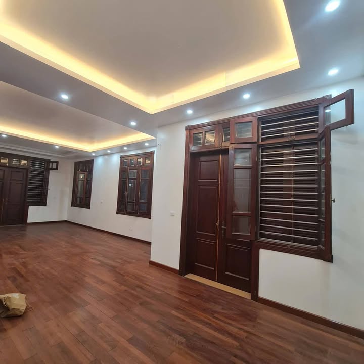 Bán nhà 3 tầng mặt Ngọc Hân Công Chúa 226,5m² giá 6x tỷ - Đầu tư sinh lời ngay!