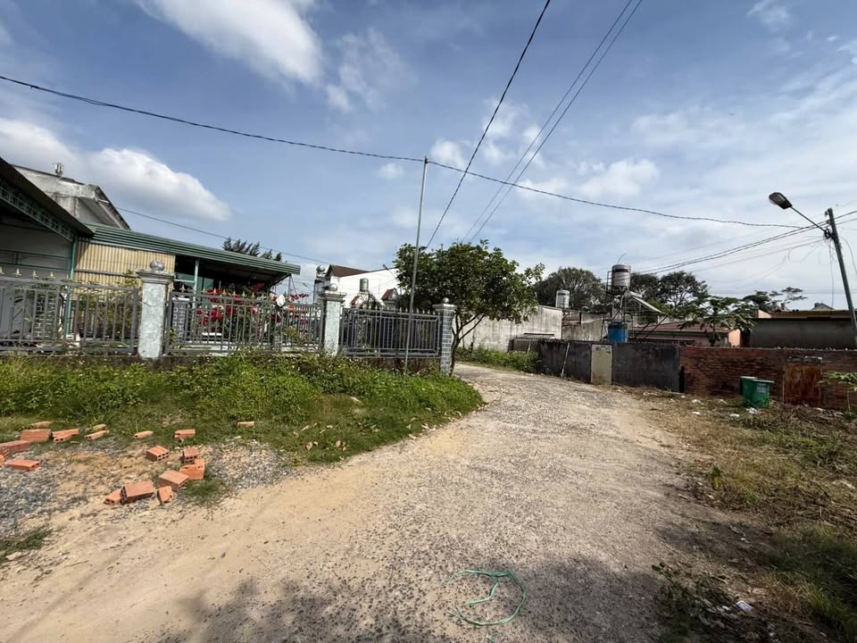 Nhà mới hoàn thiện thôn 11 Lộc Thành 100m² giá 1.65 tỷ - Sẵn sàng vào ở ngay!