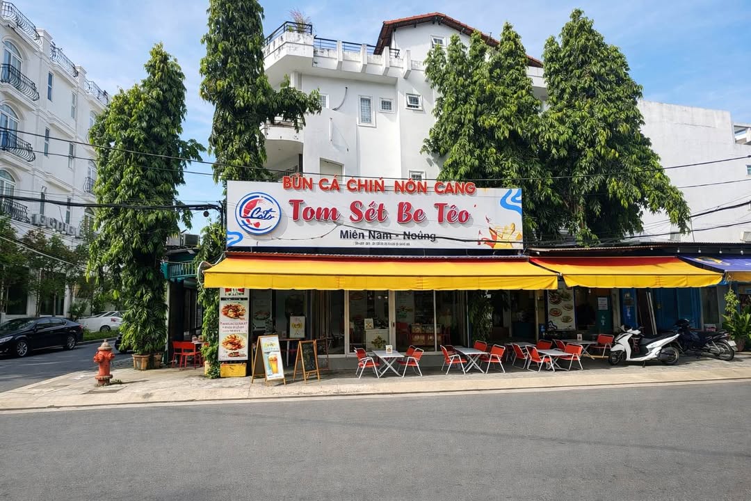 Cho thuê mặt bằng góc Quốc Hương, Thảo Điền 100m² giá 35 triệu - Cơ hội kinh doanh tuyệt vời!