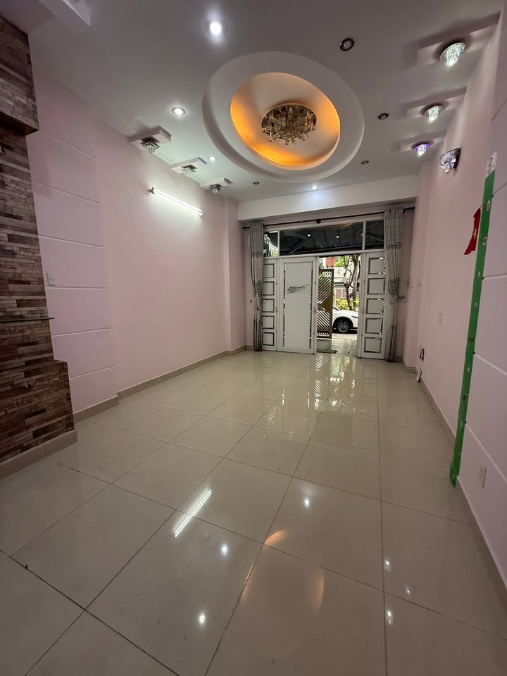 Nhà cho thuê nguyên căn Tân Phong, Quận 7, 80m² - Phù hợp làm văn phòng hoặc kinh doanh online!