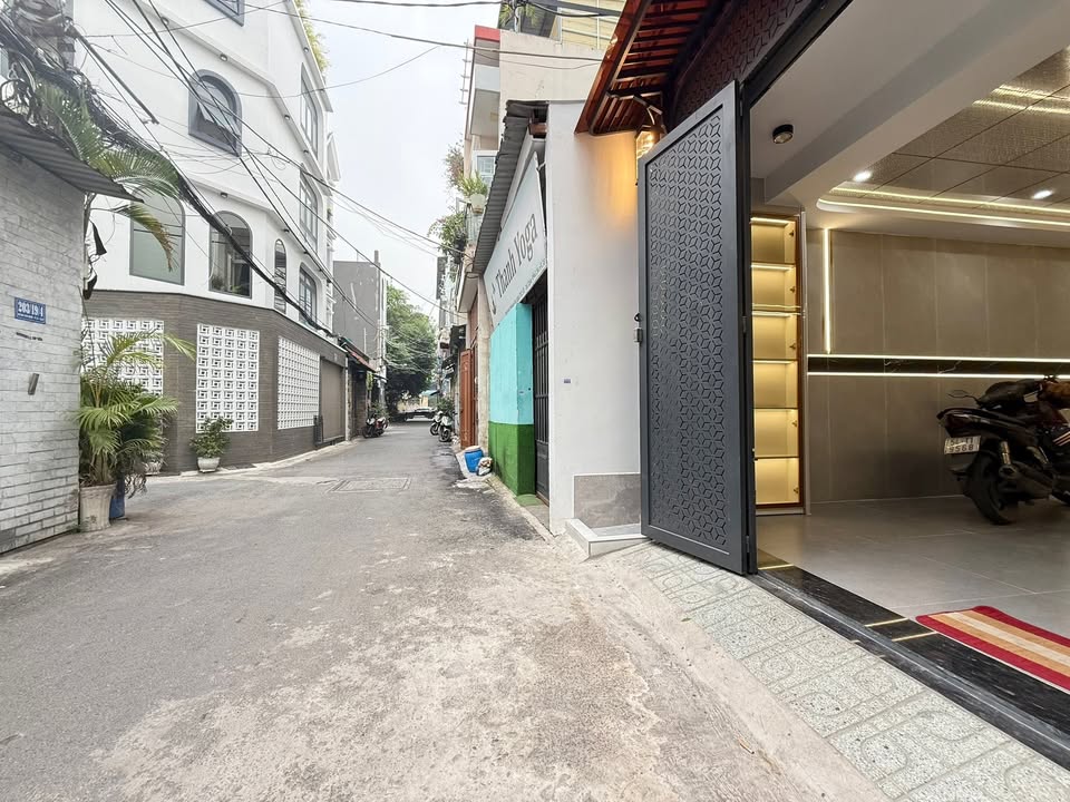 Nhà phố 203 Huỳnh Văn Nghệ 72m² giá 12.45 tỷ - Nhà mới có thang máy cao cấp!