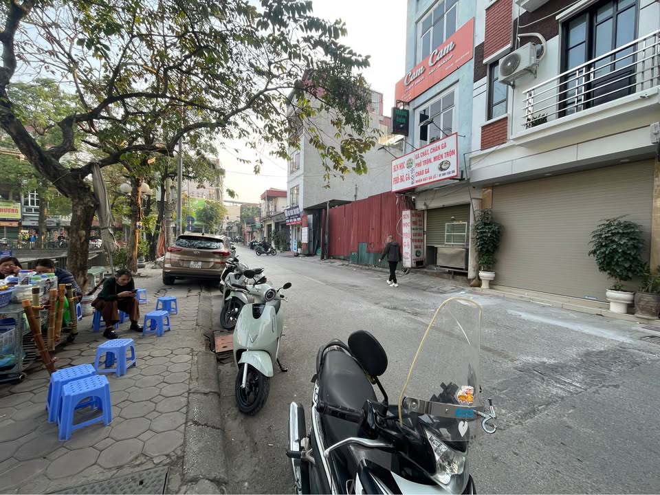 Nhà mặt phố Định Công, 65m² giá 13.5 tỷ - Kinh doanh đắc địa!