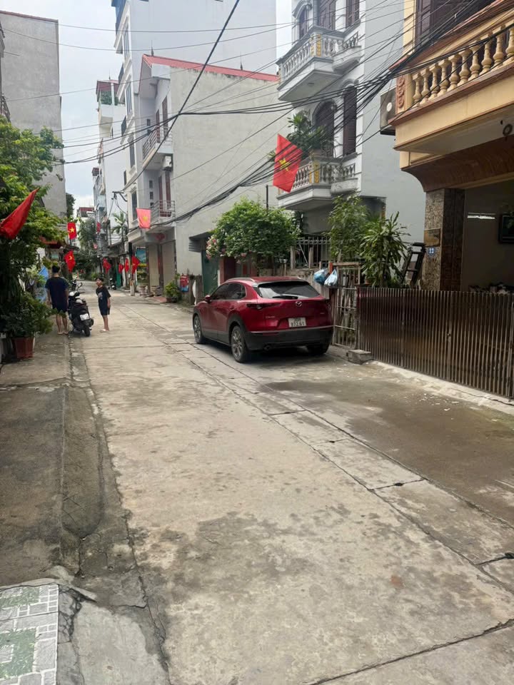 Nhà 3.5 tầng tại ngõ 04 Hàm Nghi, Quận Nam Từ Liêm, 73.8m² - Chính chủ bán gấp!