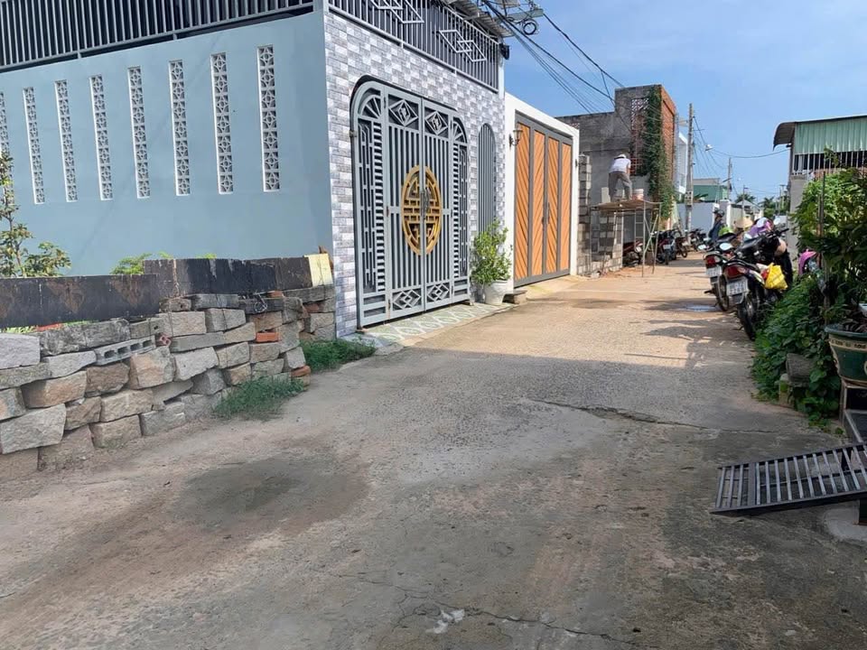 Đất mặt tiền Lê Duẩn, Phan Thiết 100m² giá 1.65 tỷ - Đầu tư sinh lời ngay!