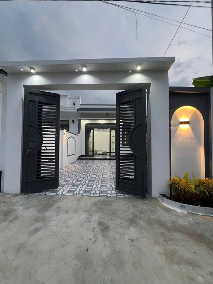 Nhà phố 140m² tại Khu phố Trường An, Tây Ninh - Giá 1.42 tỷ, Sẵn sàng vào ở!