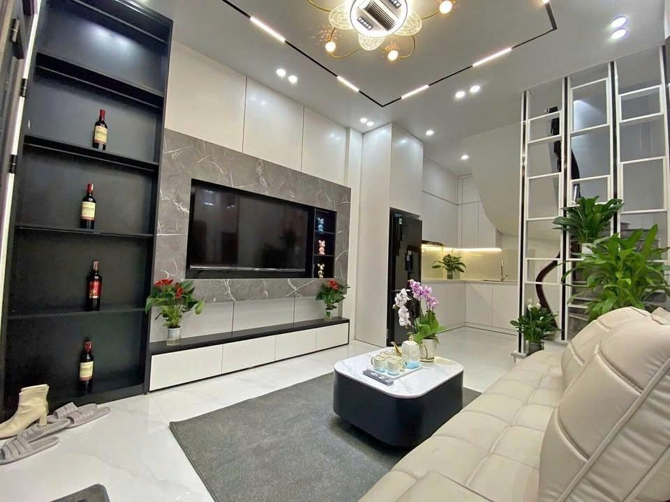Nhà riêng Võ Chí Công, Cầu Giấy 32m² giá 7.x tỷ - Sổ đỏ chính chủ, tặng full nội thất!