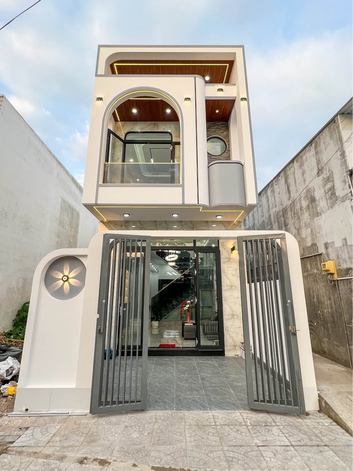 Nhà 1 trệt 1 lầu KDC Bình Nhựt 85m² giá 5.39 tỷ - Sổ hồng hoàn công chính chủ!