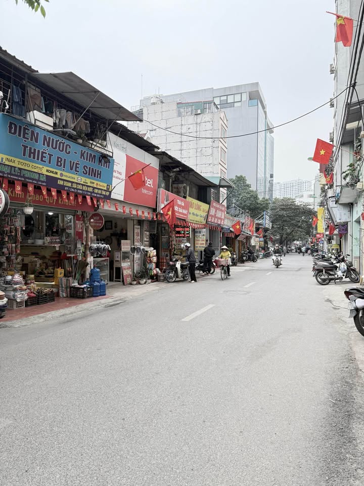 Đất Hoàng Ngân 74m² giá 18.5 tỷ - Ngõ ô tô tránh, kinh doanh thuận lợi!