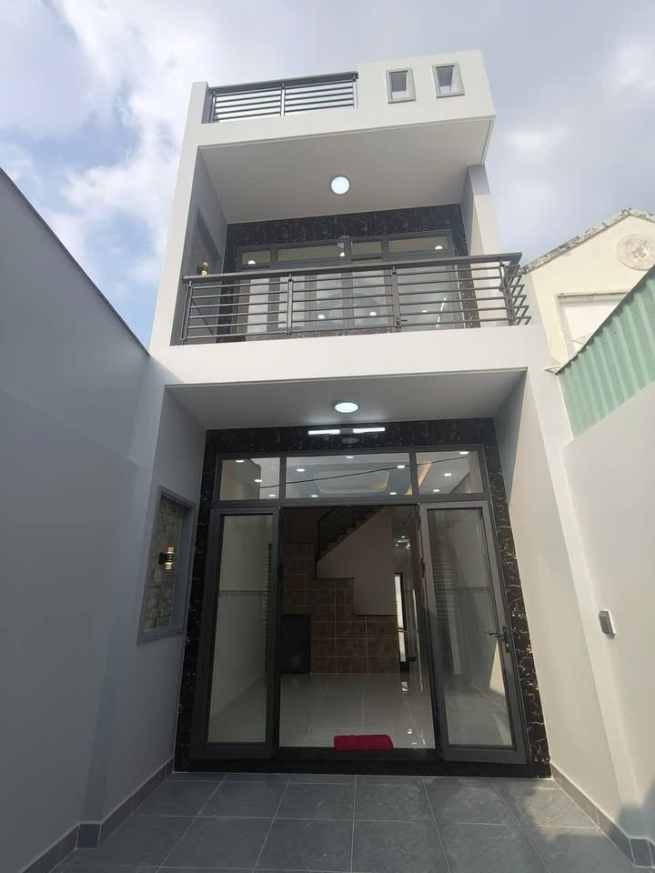 Nhà cho thuê Thị trấn Hóc Môn 100m² giá 6.5 triệu - Nhà mới xây hoàn toàn!