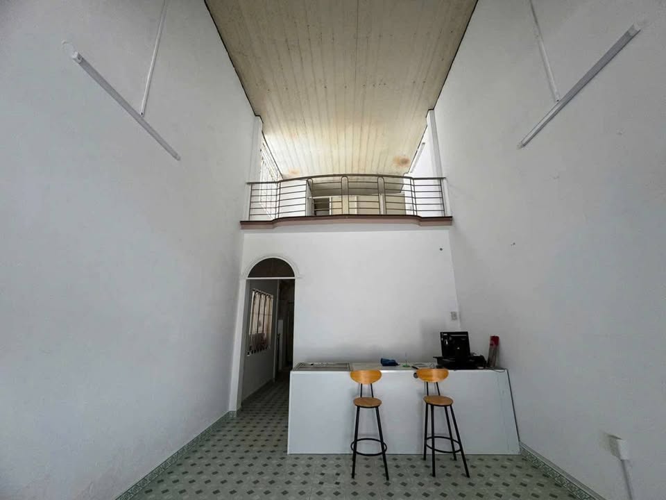 Nhà cho thuê ở Dã Tượng Nha Trang 72m² giá 12 triệu - Gần biển, hẻm ô tô