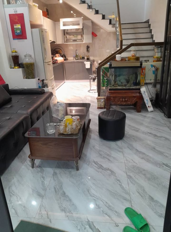 Nhà 3 tầng Lãm Hà 44m² giá 1.6 tỷ - Thiết kế hiện đại, chính chủ!