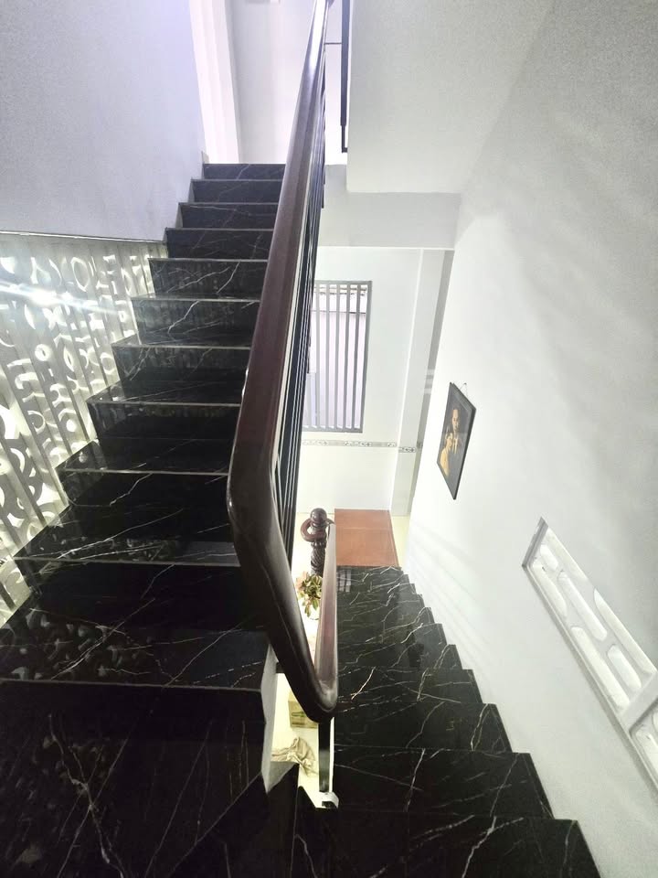 Nhà phố Lê Văn Việt, Thủ Đức 117m² giá 12.x tỷ - Ô tô vào tận nhà!