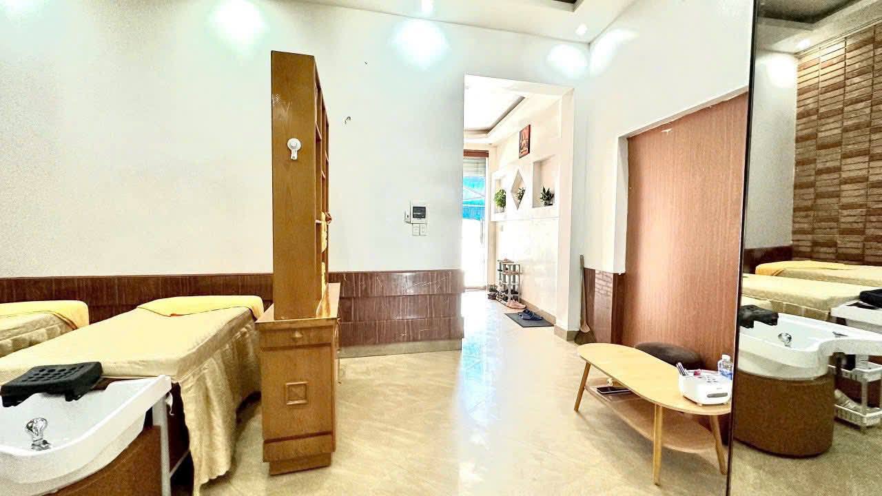 Nhà 4 tầng Phường Bãi Cháy 63m² giá 5 tỷ - Gần chợ, thuận tiện kinh doanh!