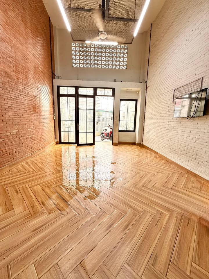 Cho thuê mặt bằng kinh doanh tại Tân Túc, Bình Chánh 120m² - Không gian sáng tạo lý tưởng!