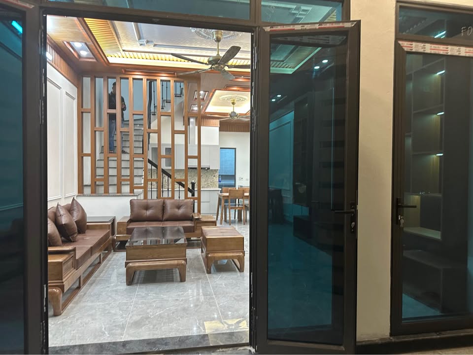 Nhà đẹp 3 tầng Ninh Sơn 77m² giá 4 tỷ - Ô tô đỗ cửa tiện lợi!