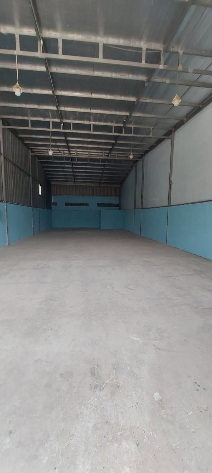 Kho cho thuê 200m² tại Xuân Thới Thượng, Hóc Môn giá 12 triệu - Đường xe tải 12m rộng rãi!