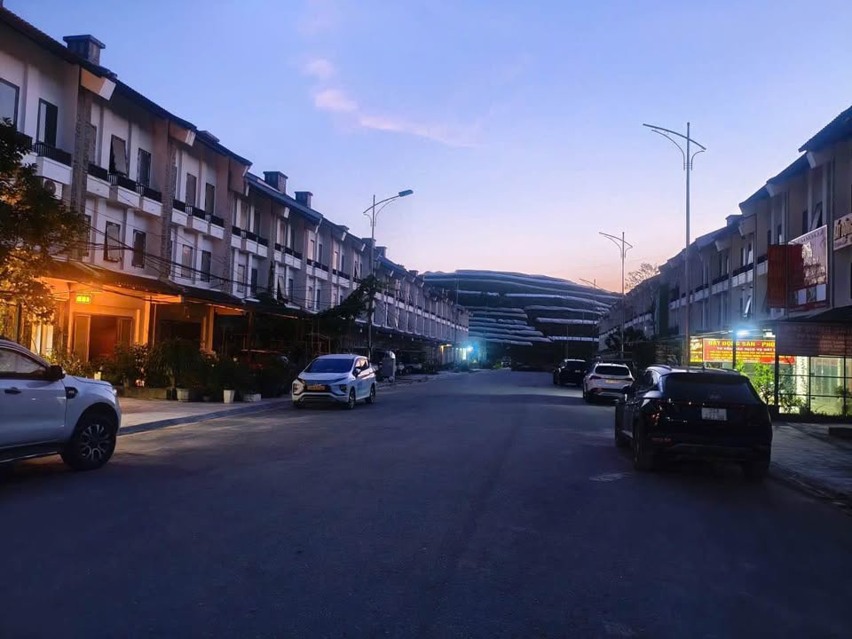 Đất nền Liền Kề Tây Bắc Sa Pa 95m² giá 5.1 tỷ - Đầu tư sinh lời ngay!