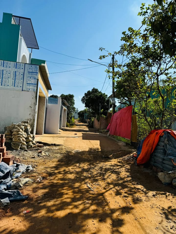 Nhà hẻm Bùi Dự, Pleiku 90m² giá 1.6 tỷ - Sẵn sàng vào ở ngay!