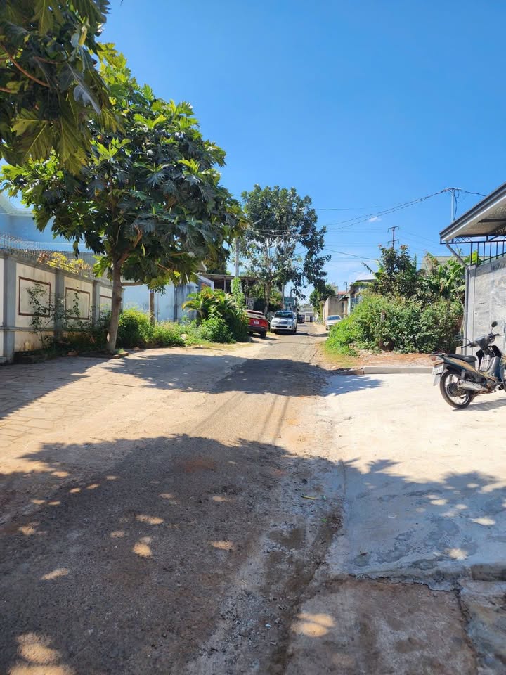 Nhà 2 Tầng Hẻm 06 Lương Ngọc Quyến, Pleiku 155m² giá 2.69 tỷ - Đón Tết ấm cúng!