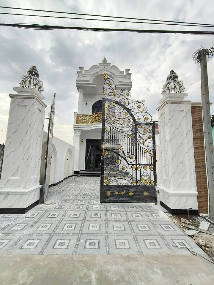 Nhà Lầu Tân Cổ Điển Mặt Tiền Bế Văn Đàn 115m² giá 3.25 tỷ - Sẵn sàng ở ngay!