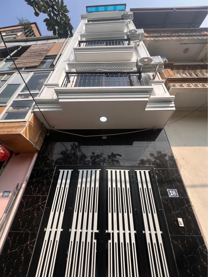 Nhà 5 tầng tại Xuân Phương 38.6m² giá 8 tỷ - Thang máy riêng, ô tô đỗ cửa!