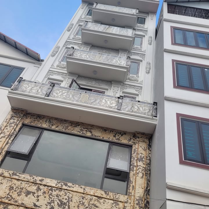 Nhà FrontHouse Đặng Vũ Hỷ, Việt Hưng 53.5m² giá 19.5 tỷ - Ô tô vào tận nơi!