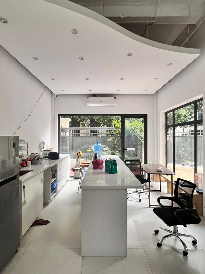 Biệt thự 5 tầng Lưu Quang Vũ Cầu Giấy 185m² giá 88 tỷ - Vị trí đắc địa, sẵn sàng giao dịch!