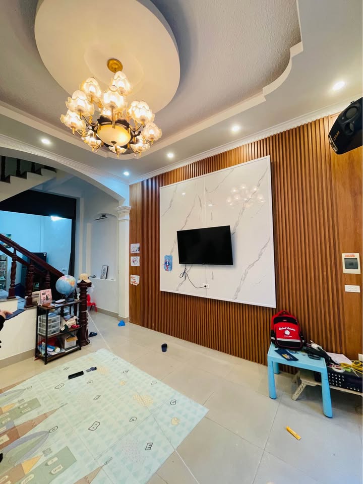 Nhà 3 tầng Bãi Vượt, Nam Định 50m² giá 2.199 tỷ - Hướng Đông, ô tô vào tận nơi!