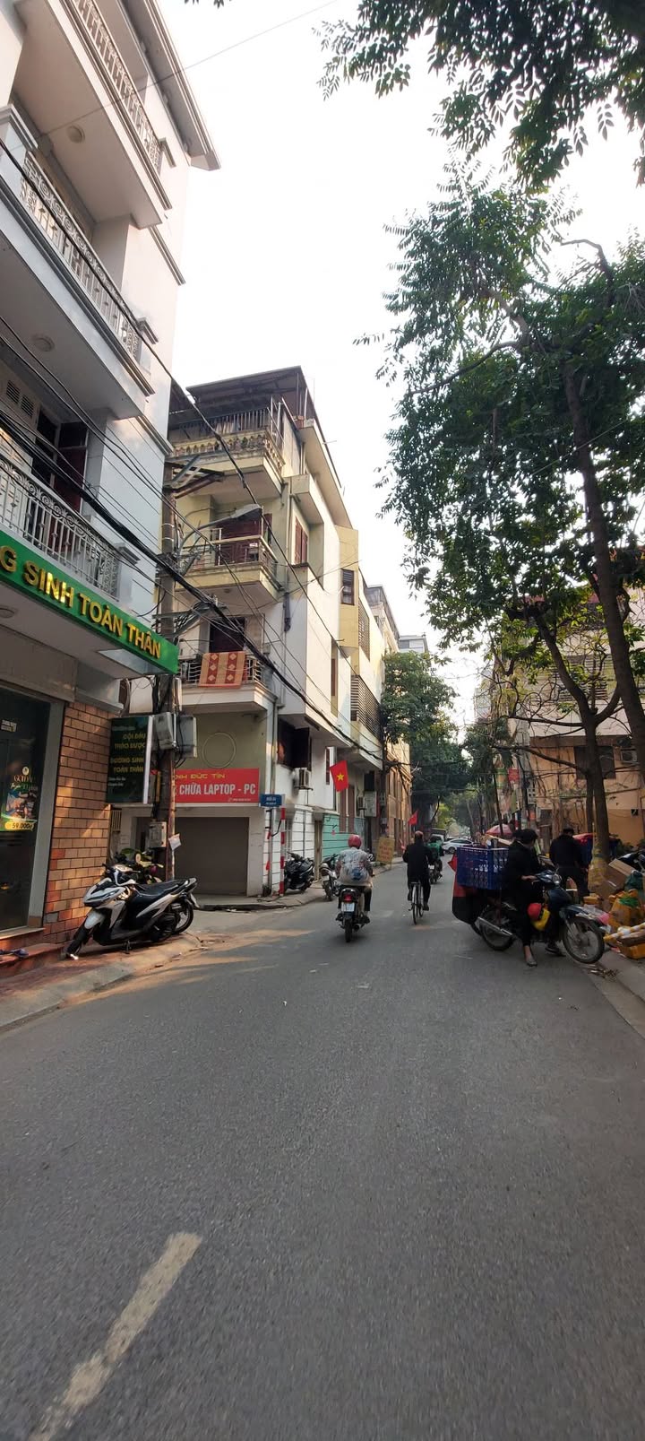 Nhà phân lô Nghĩa Đô Cầu Giấy 60m² giá 30 tỷ - Kinh doanh sầm uất, chính chủ!