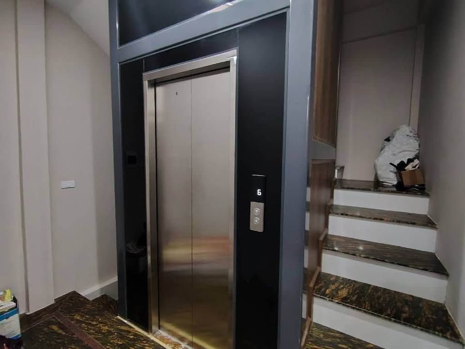 Nhà phân lô Nguyễn Chí Thanh, Đống Đa 38m² giá 22.5 tỷ - Vị trí đắc địa, ô tô tránh thoải mái!