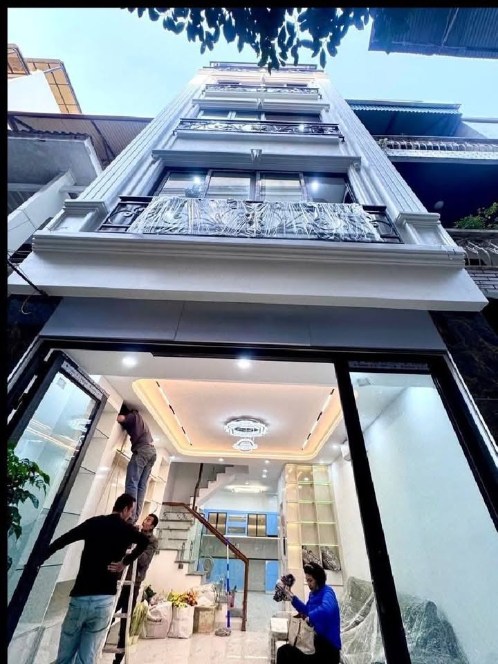 Bán nhà mặt tiền Lê Lợi, Hà Đông 50m² - Đường rộng, thông thoáng!