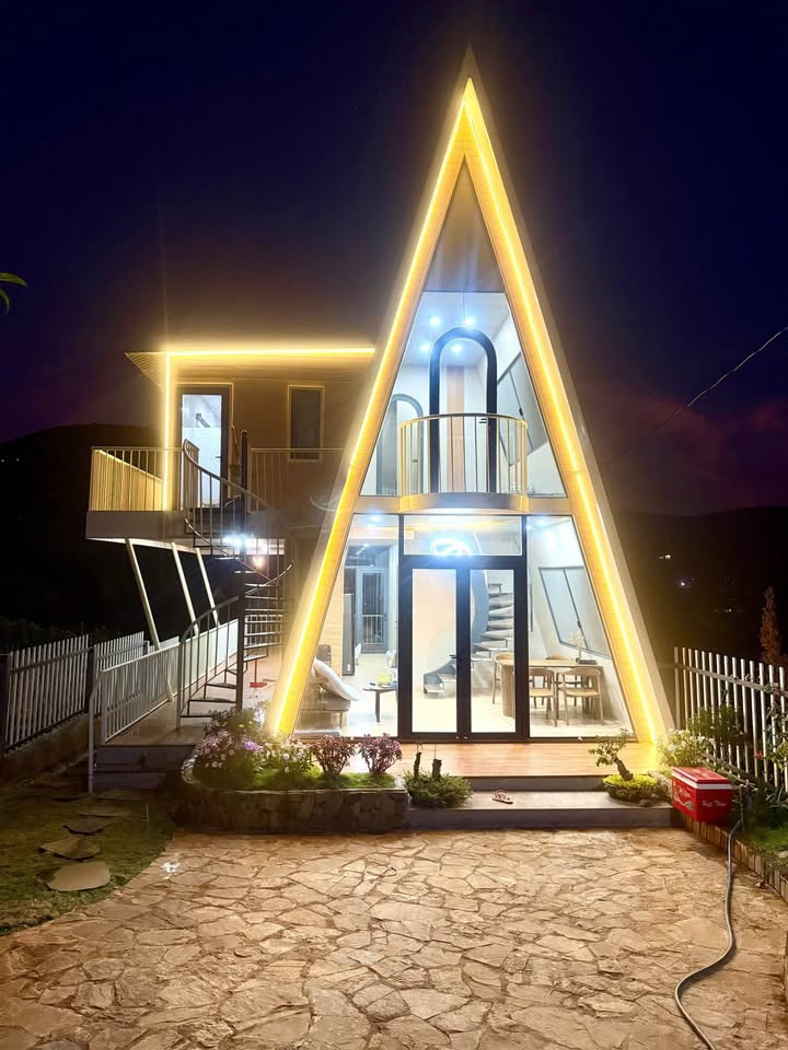 Nhà nghỉ dưỡng ven Đà Lạt 271m² giá 2.75 tỷ - Sẵn sàng vào ở ngay!