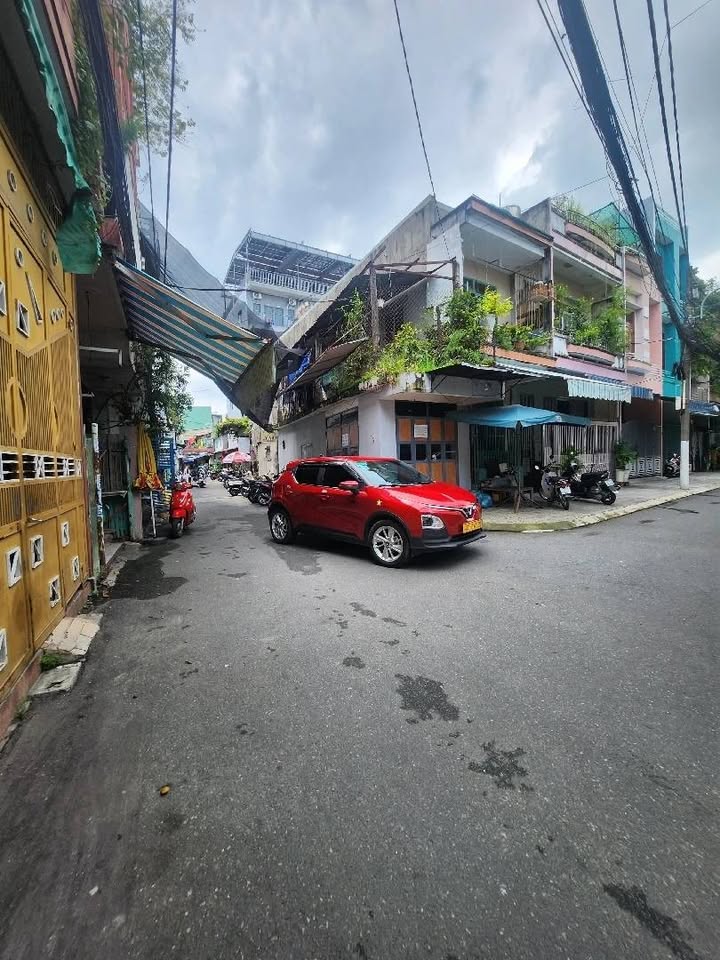 Nhà phố Nguyễn Văn Linh, Quận Hải Châu, 70m² giá 5 tỷ - Kinh doanh thuận lợi!