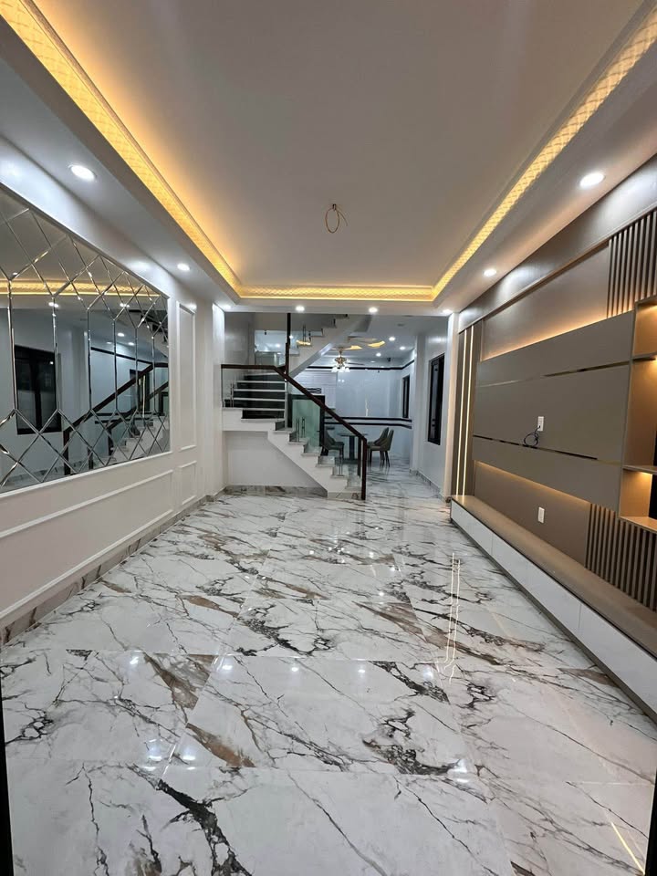 Nhà đẹp Hồ Sen, Quận Lê Chân, 45m² giá 3.45 tỷ - Gần gũi và tiện nghi!