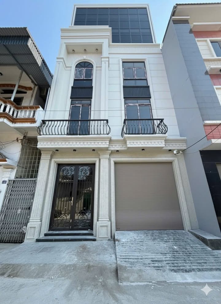 FrontHouse 81m² Nguyễn Cộng Hòa giá 12.5 tỷ - Cực phẩm 5 tầng, ô tô vào nhà!