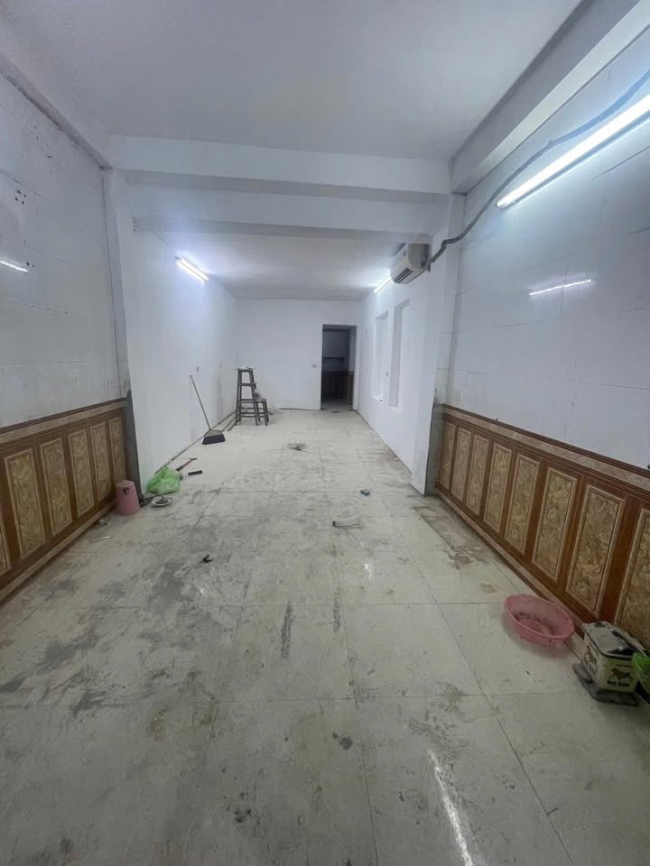 Nhà phố Thượng Thanh 50m² giá chỉ 2.4 tỷ - Sổ đỏ chính chủ, ngõ xe 3 gác!