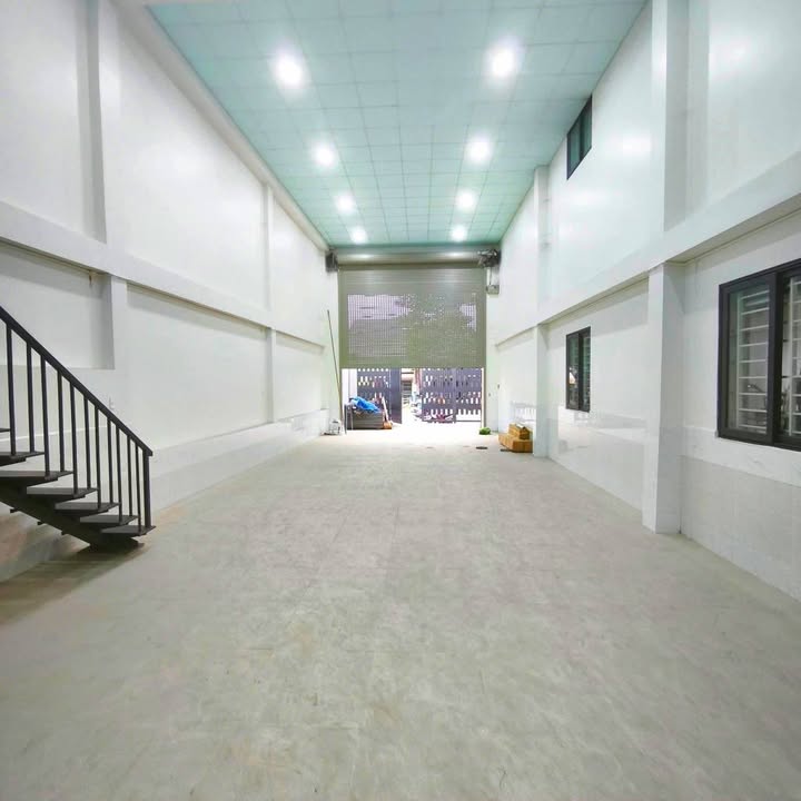 Cho thuê FrontHouse tại Phường Tân Bình, Dĩ An 200m² giá 15 triệu - Mặt tiền mới, tiện mở văn phòng!