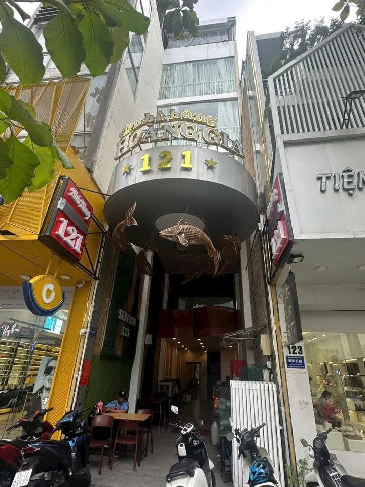 Nhà phố Nguyễn Trãi, Bến Thành, Quận 1, 67m² giá 68 tỷ - Đầu tư sinh lời ngay!