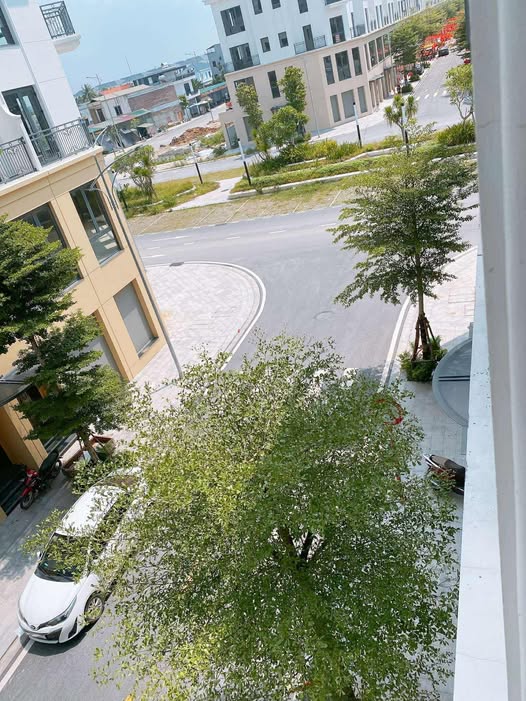 Nhà cho thuê 5 tầng tại Vinhome Nguyễn Xiển - Giá chỉ 11 triệu/tháng