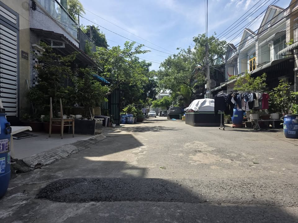 Nhà 2 tầng mặt tiền nhựa 8m 60m² tại Tân Đông Hiệp - Giá chỉ 3 tỷ!