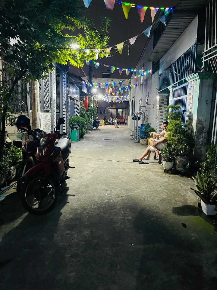 Nhà phố 50m² Lê Thị Út, Dĩ An giá 1.75 tỷ - Chính chủ bán gấp!