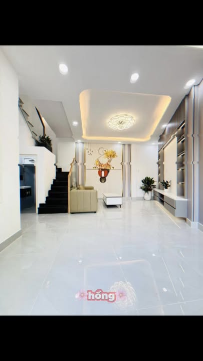 Nhà 2 tầng Thị Trấn Hóc Môn 43m² giá 3.5 tỷ - Đẹp lung linh, ô tô đỗ cửa!