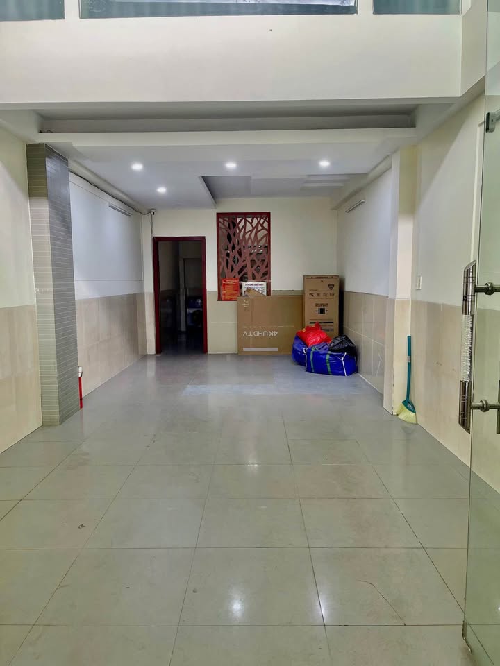 Nhà mặt tiền Dương Văn Dương, Quận Tân Phú, 4 tầng, thu nhập 30 triệu/tháng - Đầu tư sinh lời ngay!