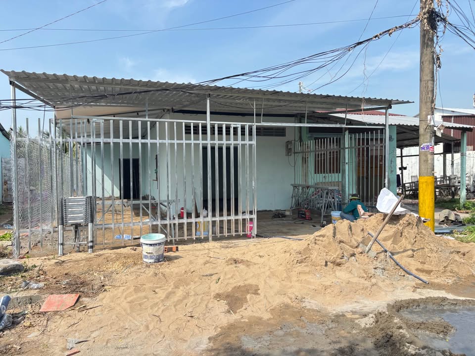 Nhà riêng KDC chợ Thạnh Lộc 102m² giá 690 triệu - Sẵn sàng vào ở ngay!