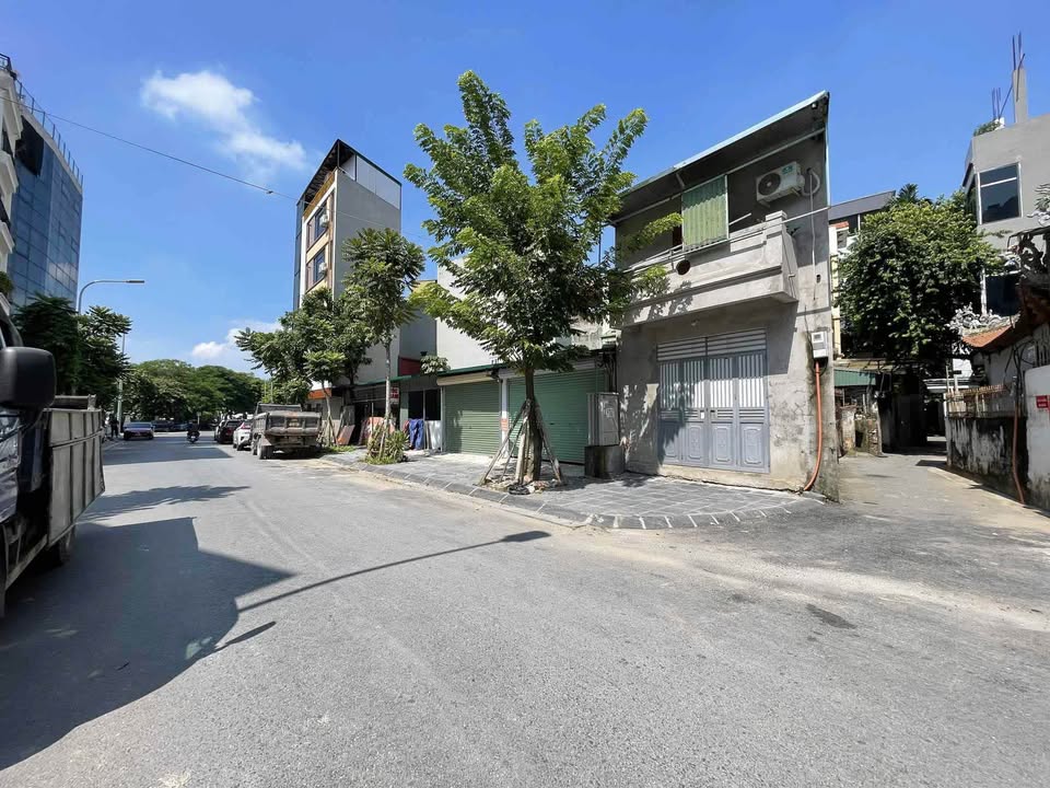 Nhà lô góc 72m² tại Thạch Bàn, Long Biên - Ô tô đỗ cửa, giá chỉ 10,2 tỷ!