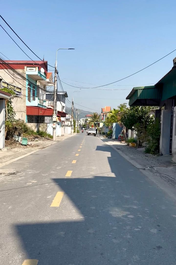 Bán lô đất Bí Trung 1, Phường Đức Chính, TP Đông Triều 111m² giá 8xx triệu - Đường ô tô vào tận đất!