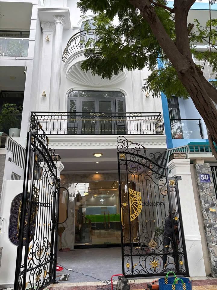 Nhà K1 Phan Rang 90m² giá 5.9 tỷ - Sẵn sàng vào ở với nội thất đầy đủ!