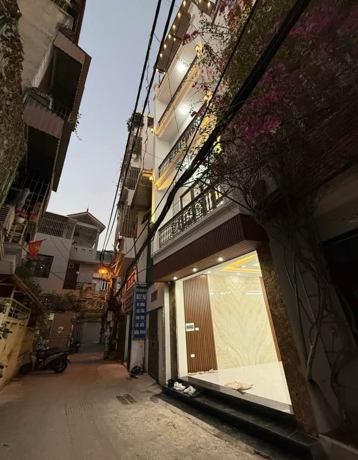 Nhà riêng Yên Hòa Cầu Giấy 60m² giá 15 tỷ - Vị trí đắc địa, ô tô vào tận nhà!