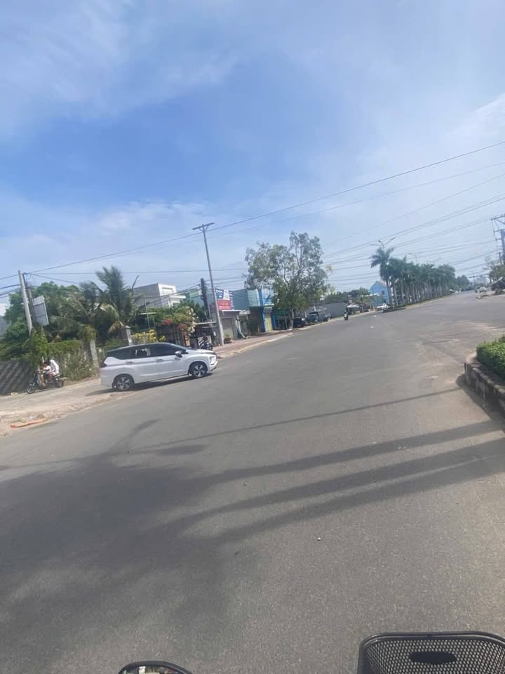 Bán nhà mặt phố Lê Duẩn, Phan Thiết 100m² giá 2 tỷ - Đầu tư sinh lời ngay!